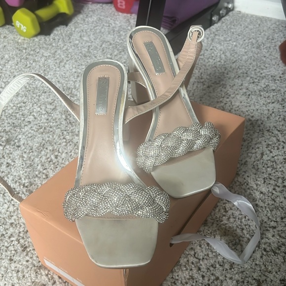 White, sparkle, block heel, size 8 heels. Worn once for my wedding - Picture 1 of 2